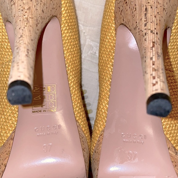 GUCCI 💛 Yellow Bumblebee Heels Vintage Pinup Woven Cork Pumps Summer Stilettos - Picture 11 of 15